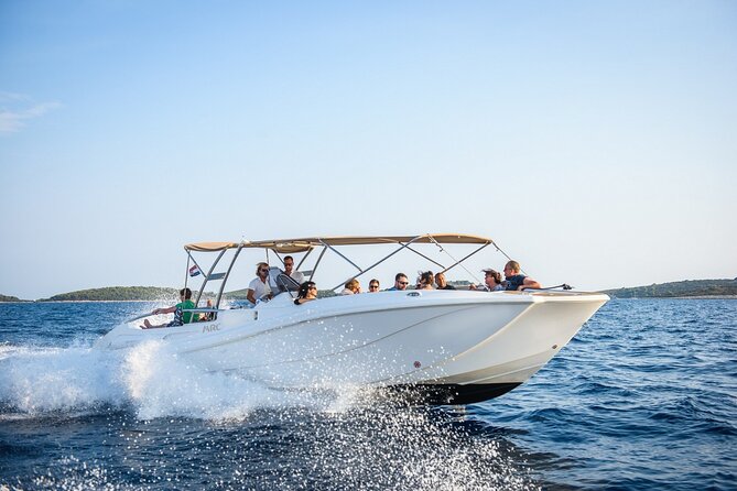Airport Split speedboat transfer to Hvar town (Water taxi transfer) - Private service and group size