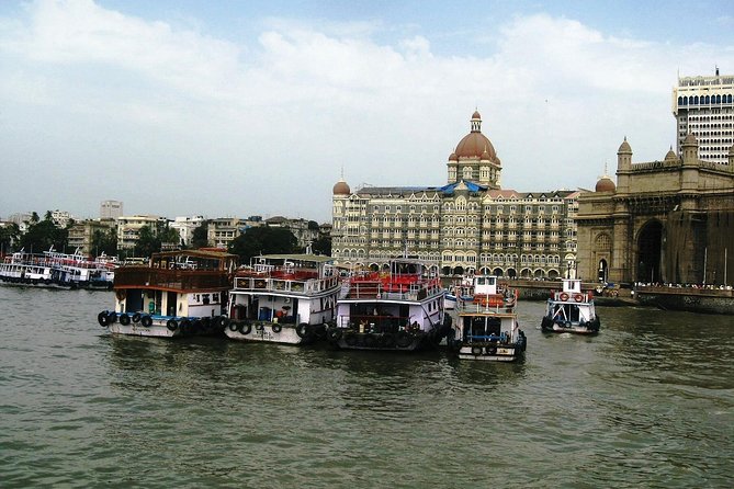 All in one-Combo of City, Dhobighat, Slum & Dabbawala with ferry and train ride. - Why this one-day Mumbai route works