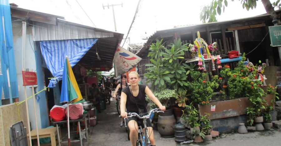 Bangkok Full-Day Bike Tour with Boat Transfer and Lunch - From Bangkok traffic to the city’s back streets