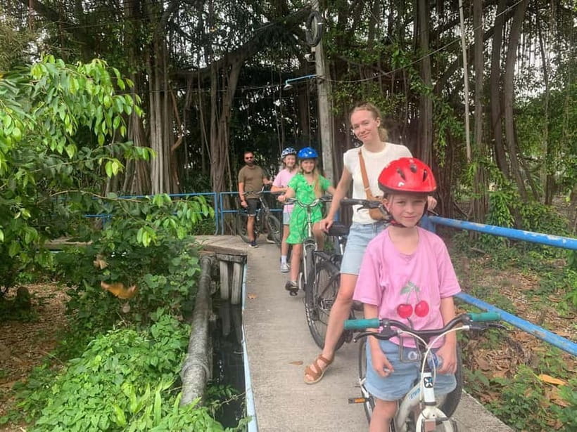 Bangkok: Morning Bike Tour with Ferry Boat Ride - Through Bangkok’s green heart on raised paths