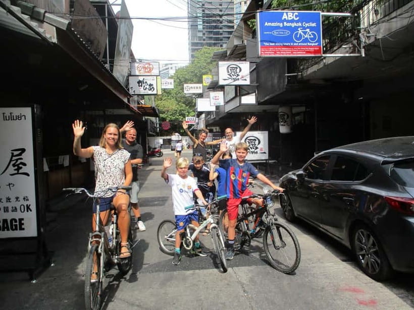 Bangkok: Morning Bike Tour with Ferry Boat Ride - What the guide adds to the ride
