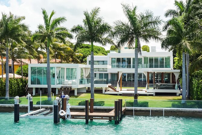 Bayside Marketplace: Millionaire Homes Boat, Stop at South Beach - Key things to know before boarding