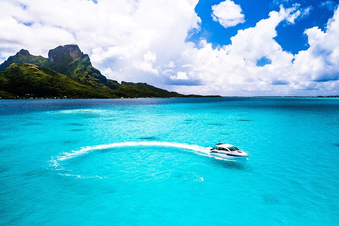 Bora Bora Private Arrival Airport to Hotels Boat Transfer - Personal service from the Lady Pearl team