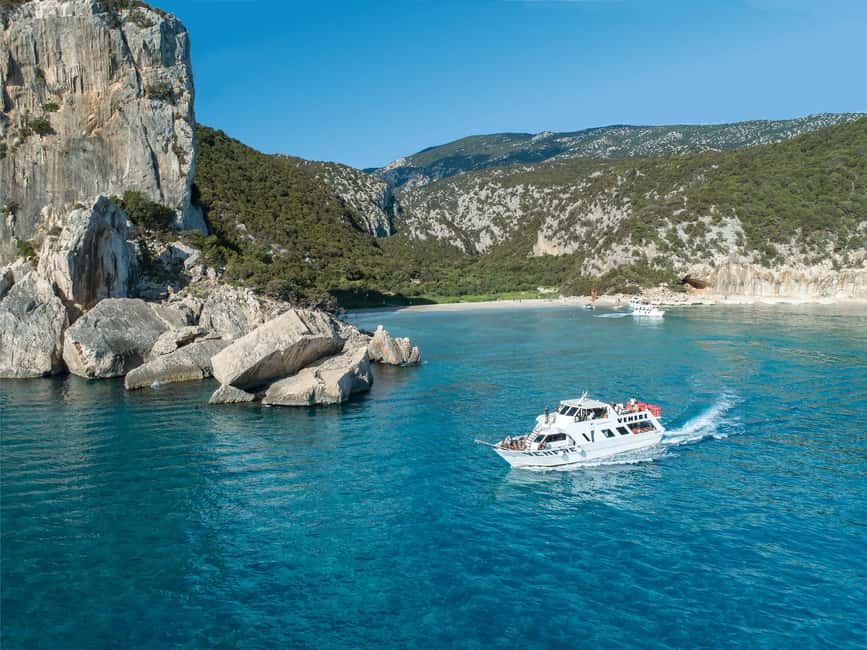 Cala Gonone: Boat ride to Cala Luna beach - Leaving Cala Gonone for the Gulf of Orosei