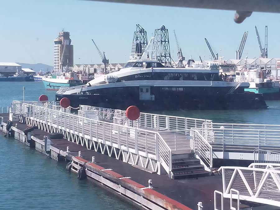 Cape Town: Robben Island Ferry and Guided Tour - Key points at a glance