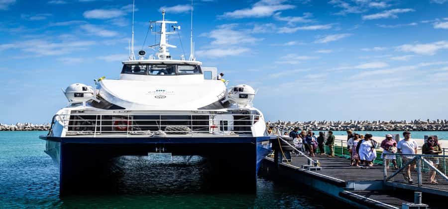 Cape Town-Robben Island Ferry Ticket and Guided Prison Tour - Returning to Cape Town and using your afternoon
