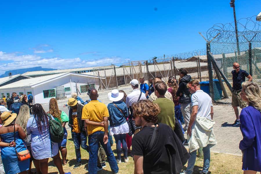 Cape Town: Robben Island ferry ticket plus Guided Tour - How the four-hour schedule feels