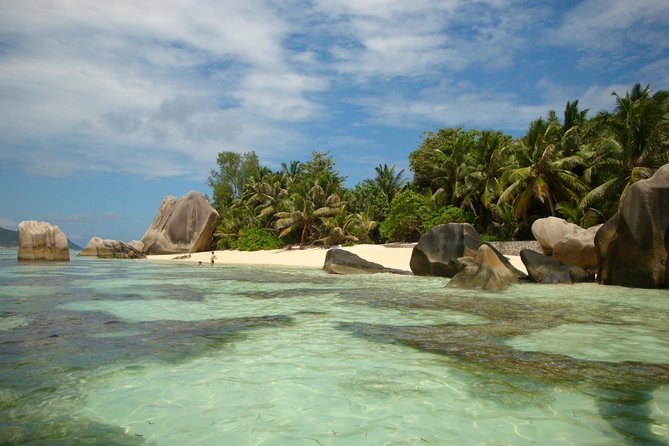 Cat Cocos: Mahe to La Digue Island Fast Ferry - Leaving Mahé From Inter Island Quay