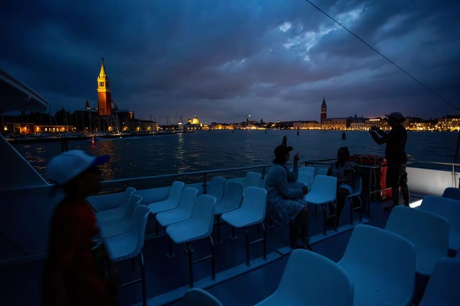 Chioggia-Venice: Day&Night Boat Transfer Round-Trip or 1-Way - Arriving at Riva degli Schiavoni