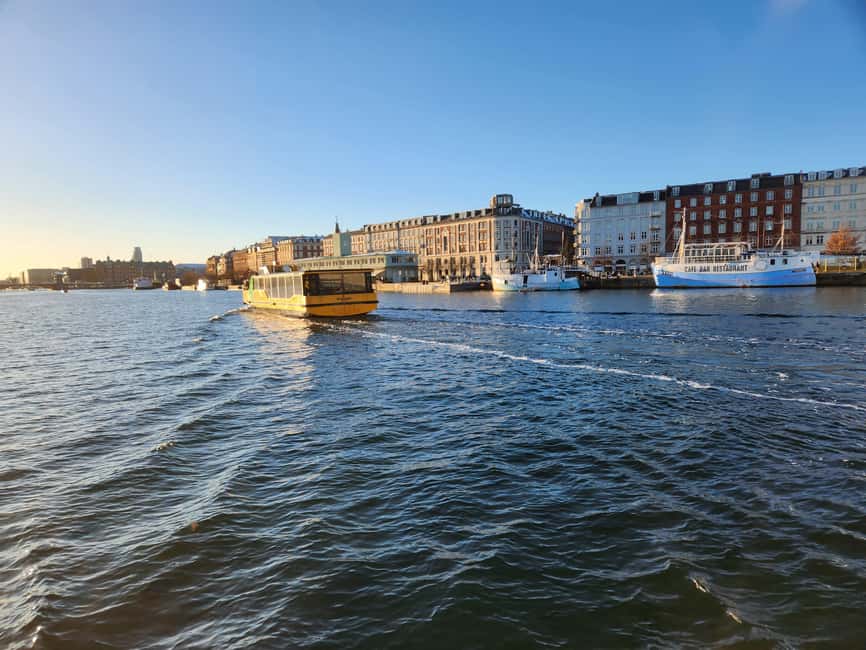 Copenhagen Combo: Walking Tour, Harbor Ferry & Royal Guards - A café pause before the royal finish