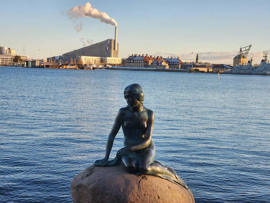 Copenhagen Combo: Walking Tour, Harbor Ferry & Royal Guards - Meeting beneath the Central Station clock