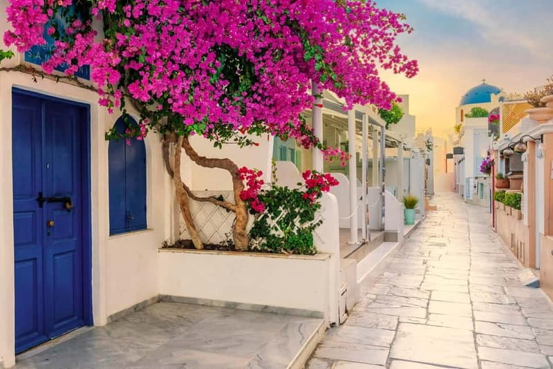Crete: Santorini Day Trip with Fast Ferry Cruise - Athinios Port and the island bus