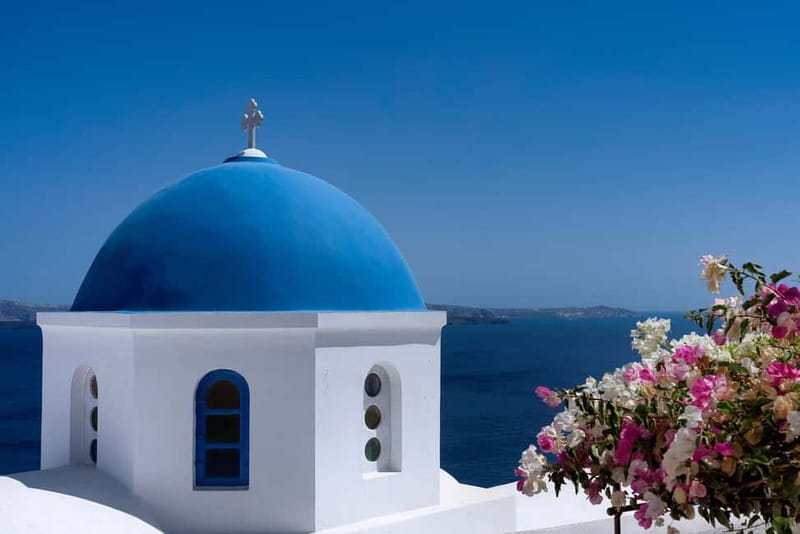 Crete: Santorini Day Trip with Fast Ferry Cruise - Oia: beautiful, crowded, and too short for some