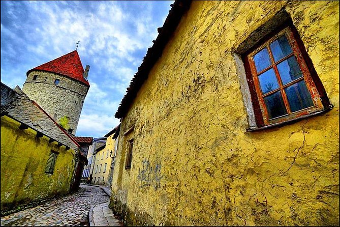 Day trip from Helsinki to Tallinn. Ferry included - Town Hall Square and your independent time