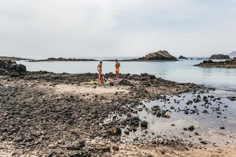 Desde Corralejo: Lobos Island Ferry with Optional Transfer - Walking to the lighthouse and lagoons