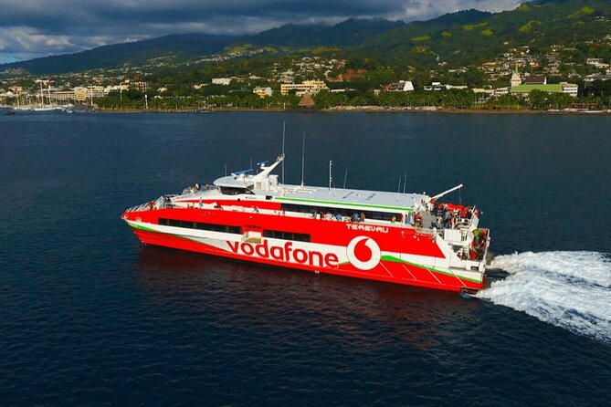 Discovering Moorea from Tahiti in 4x4 with the Ferry Terevau - Why a 4x4 is a smart way to see Moorea