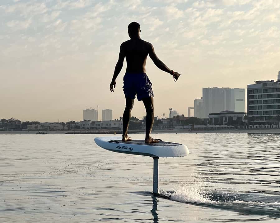 Dubai: Electric Hydrofoil or eFoil Surfboard Experience - Learning to fly above Dubai’s sea