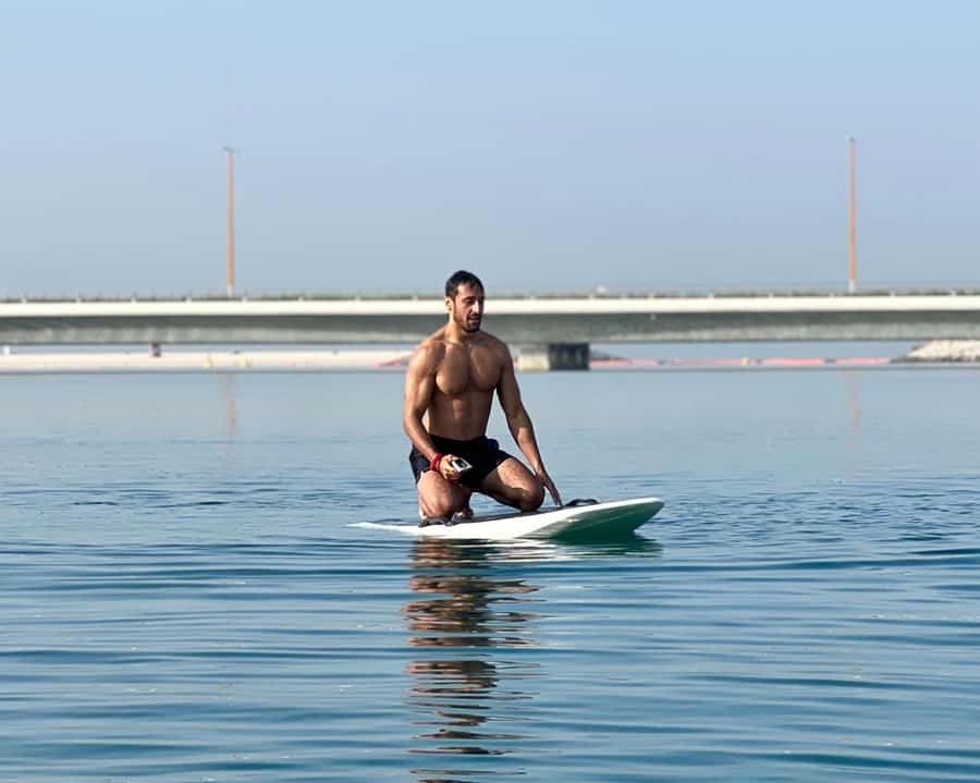 Dubai: Electric Hydrofoil or eFoil Surfboard Experience - Who will enjoy this most