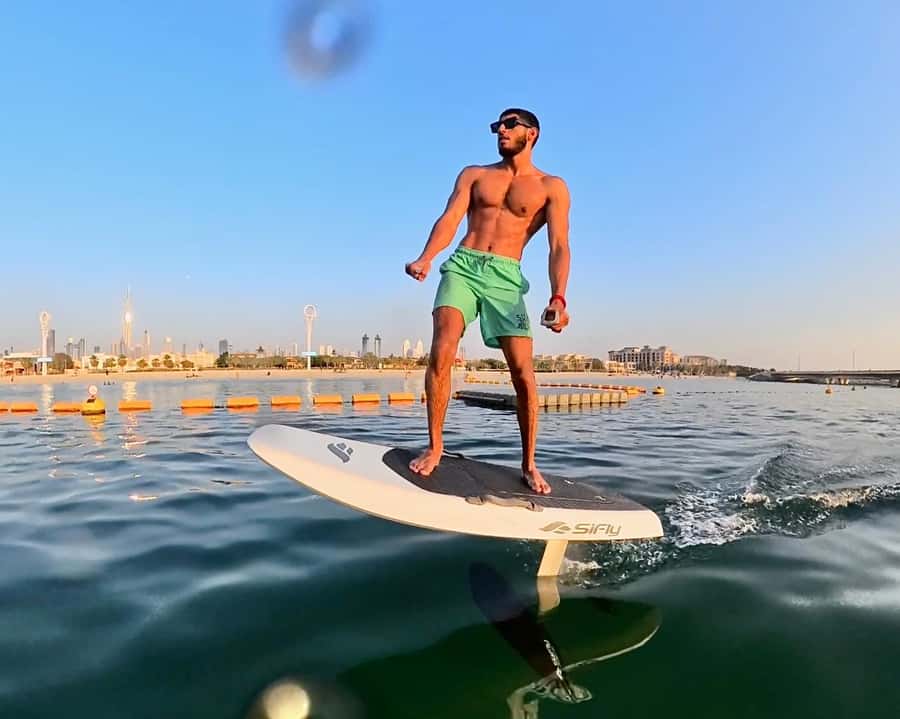 Dubai: Electric Hydrofoil or eFoil Surfboard Experience - Is $196 a fair price?