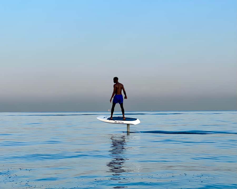 Dubai: Electric Hydrofoil or eFoil Surfboard Experience - What the 45-minute session is really like