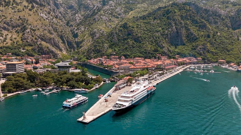 Dubrovnik to/from Kotor: Day Trip or One-Way by Fast Ferry - Passing through the border