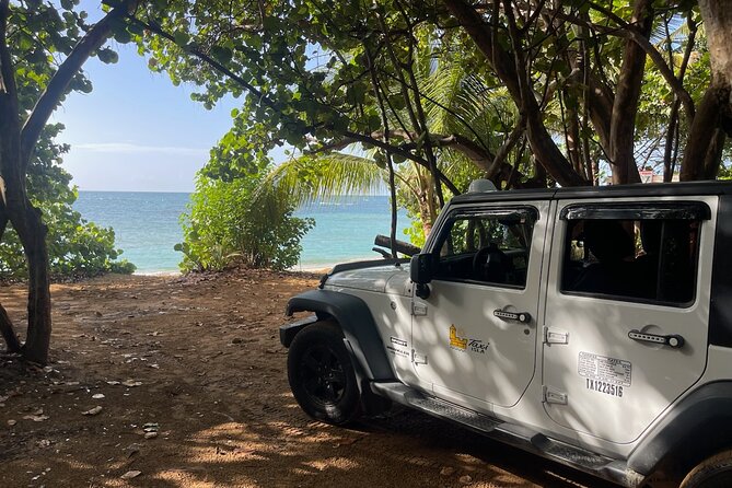 Fajardo Ceiba Ferry Marina Taxi to San Juan Taxi Transportation - Inside the White Jeep Wrangler Unlimited