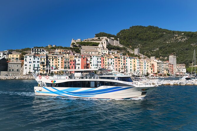 Ferry boat tour to the Cinque Terre with stop in Portovenere and Vernazza - Vernazza: one hour for a postcard harbor