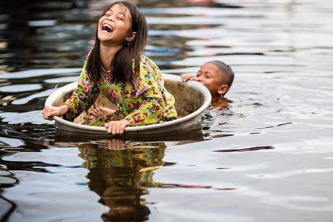 Floating Kompong Pluk Car+Tour Guide + Boat ticket ( Shear Tour ) - Leaving Siem Reap by car or minivan