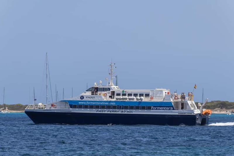 Formentera: discover our fast ferry + bike package - Collecting your bike at La Savina port