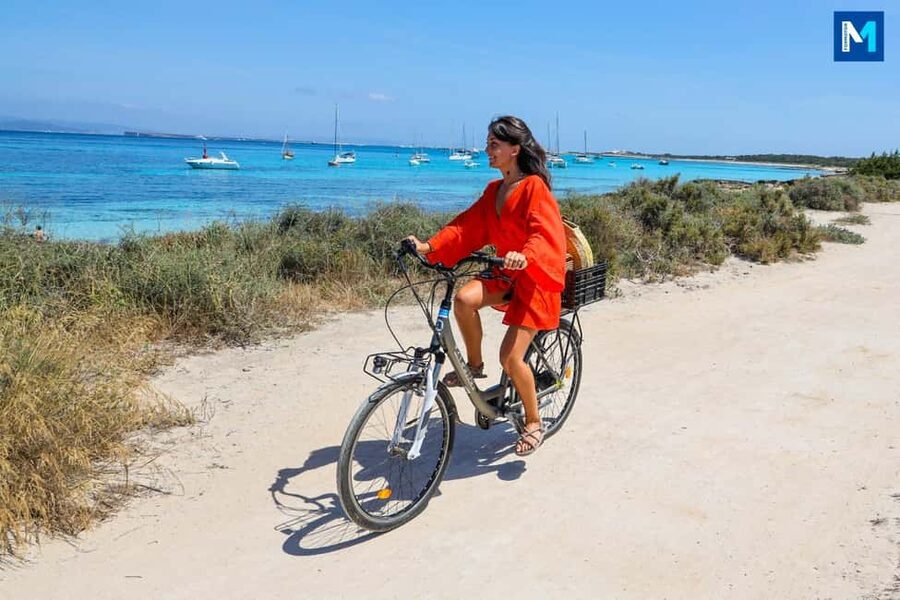 Formentera: discover our fast ferry + electric bike package. - Collecting your electric bike at La Savina