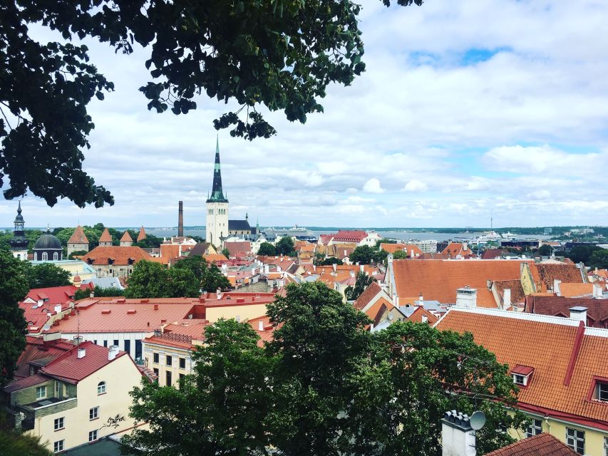 From Helsinki: Tallinn with Round-Trip Ferry & Guided Tour - Meeting Tallinn at the harbor