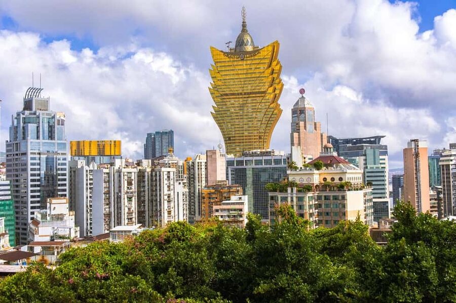 From Hong Kong: Macau Day Tour with R/T Ferry, Lunch, Pickup - Why Macau Works as a Long Day from Hong Kong