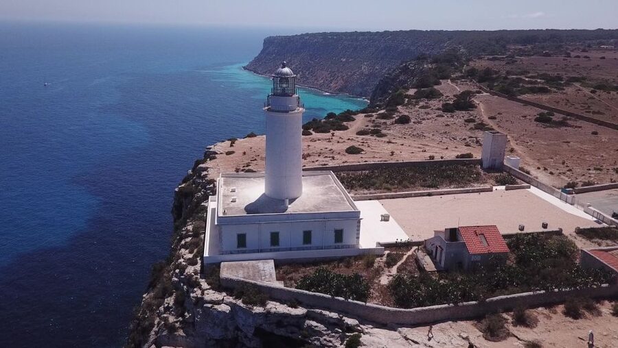 From Ibiza: Same-Day 2-Way Ferry Ticket to Formentera - Arriving at La Savina and choosing your transport