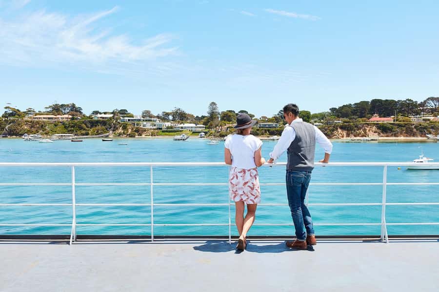 From Melbourne: Bay Sightseeing and Ferry Ride with Lunch - Portsea Surf Beach and London Arch