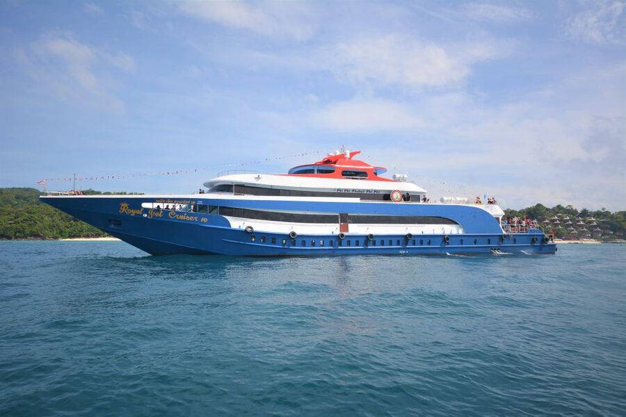 From Phuket: Snorkeling Ferry Cruise to Phi Phi Islands - Buffet lunch by the sea