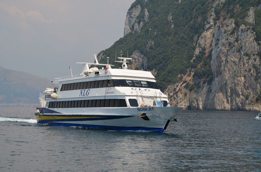 From Sorrento: Round-Trip Ferry Ticket to Capri and Positano - Making the most of 85 minutes in Positano