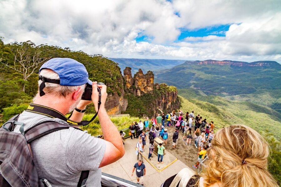 From Sydney: Blue Mountains, Scenic World, Zoo, & Ferry Ride - Lunch in a Blue Mountains village