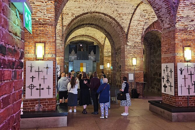 Helsinki & Suomenlinna: City Highlights Tour with Ferry Ride - How the pace and group size affect the day