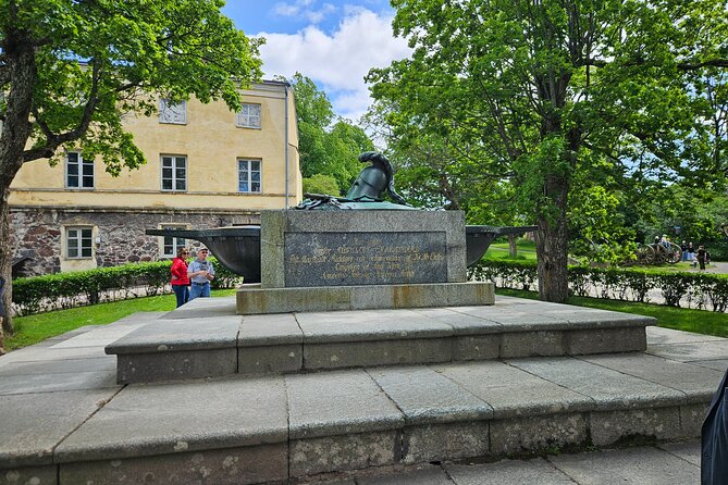 Helsinki & Suomenlinna: City Highlights Tour with Ferry Ride - Is the $152.58 price fair?