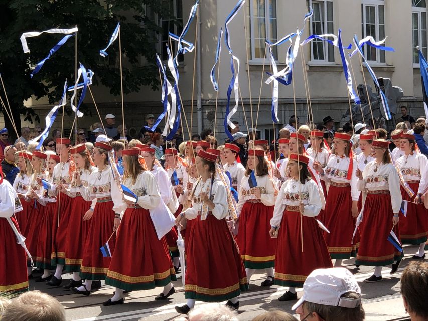 Helsinki: Tallinn Guided Day Tour with Ferry Crossing - Meeting your guide in Tallinn