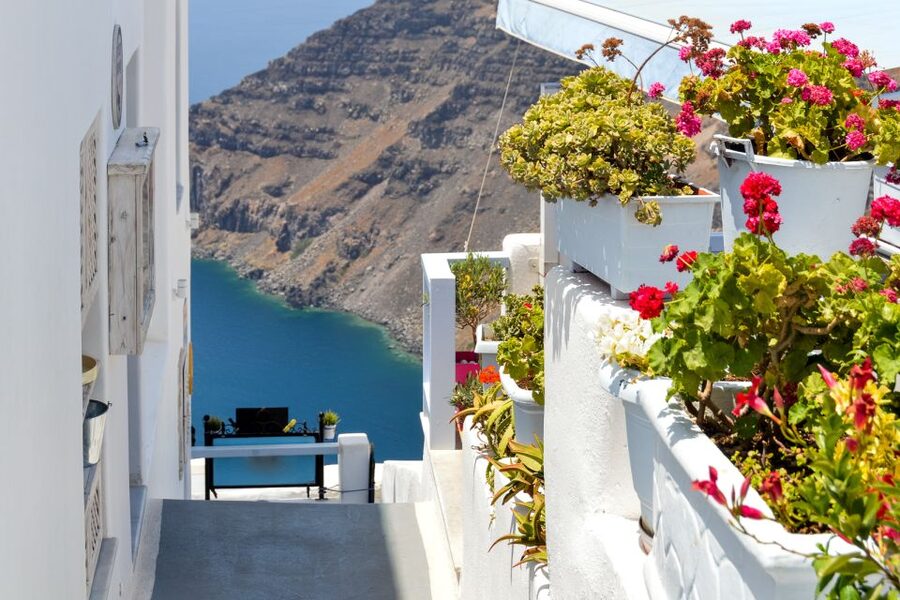 Heraklion: Santorini Day Trip with Boat Transfer & Oia Visit - Comfort, safety, and practical limits