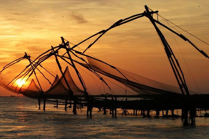 Highlights of Cochin Group Tour by Local Ferry ,Tuc-Tuc ,Local Bus and Foot . - Jew Town, Paradesi Synagogue, and the palace quarter