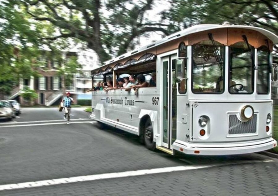 Hilton Head Island: Round-Trip Ferry Ticket to Savannah - The ferry ride turns the transfer into part of the day