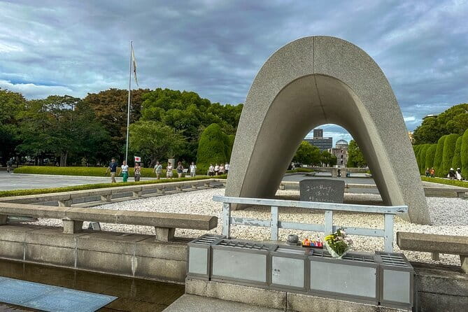 Hiroshima and Miyajima Day Trip with Itsukushima Shrine & Ferry - Starting at Hiroshima Station