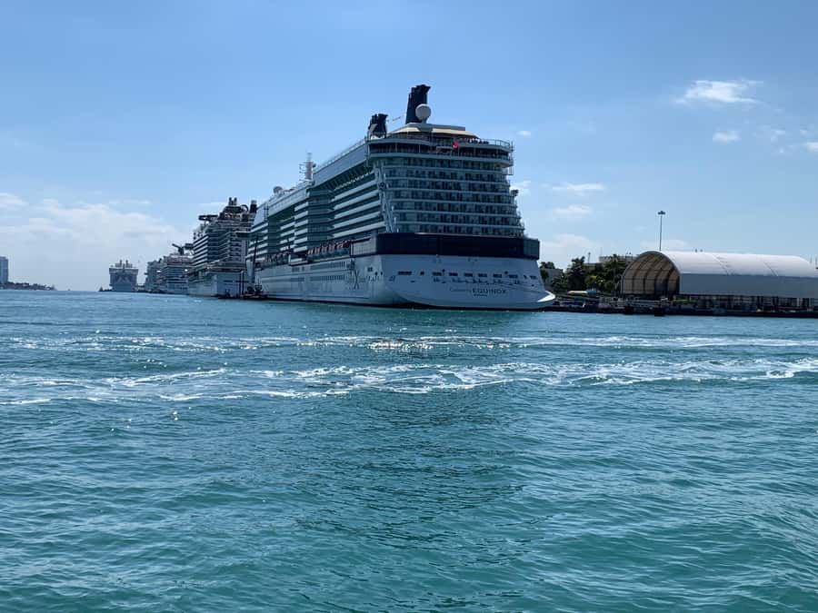 Hop-on Hop-off Water Taxi in Miami and Miami Beach - Biscayne Bay views from Fisher Island to the Port of Miami