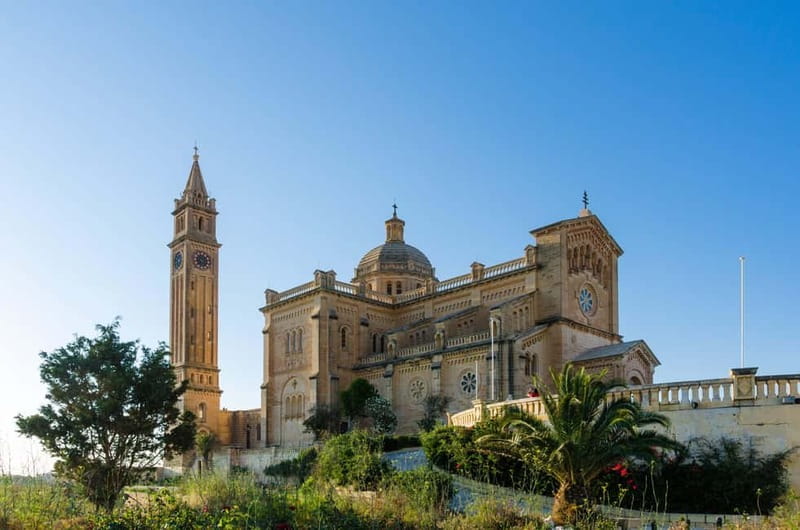 iSeeGozo Day Pass with Ferry & Gozo Bus Hop-On Hop-Off (CMO) - Who should book this day pass?