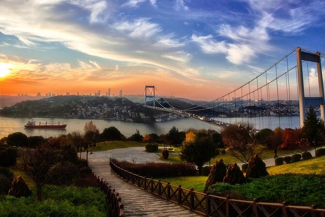 Istanbul Food Escape : Ferry to the Flavors of the Asian Side - Coffee and old streets in Kuzguncuk
