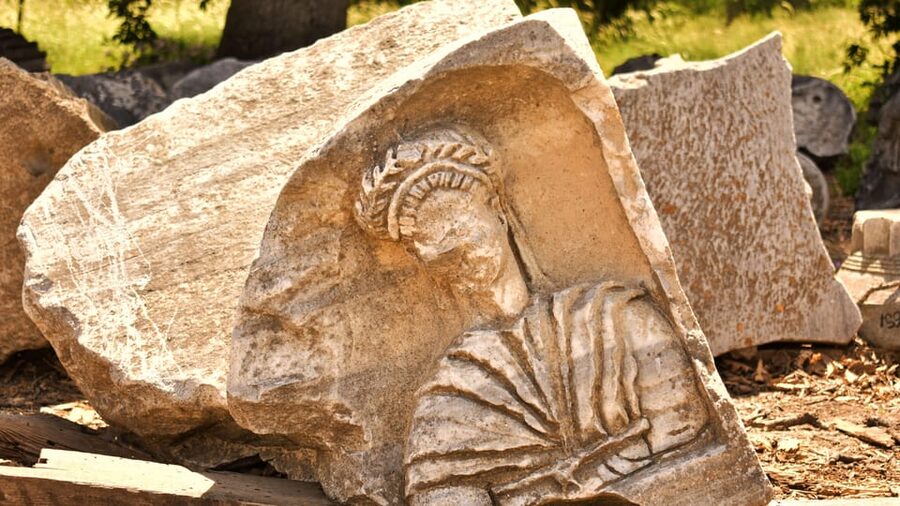 Istanbul: Troy Guided Bus Tour with Ferry Tickets & Lunch - Eceabat lunch and the route to the Dardanelles