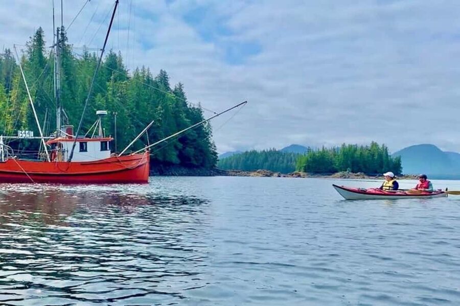 Ketchikan: Orca Cove Fast Boat and Sea Kayak Tour - What the guide adds to the outing