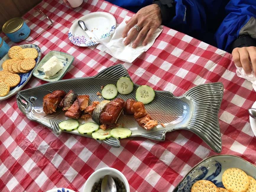 Ketchikan: Orca Cove Fast Boat and Sea Kayak Tour - Smoked salmon and a practical boat break